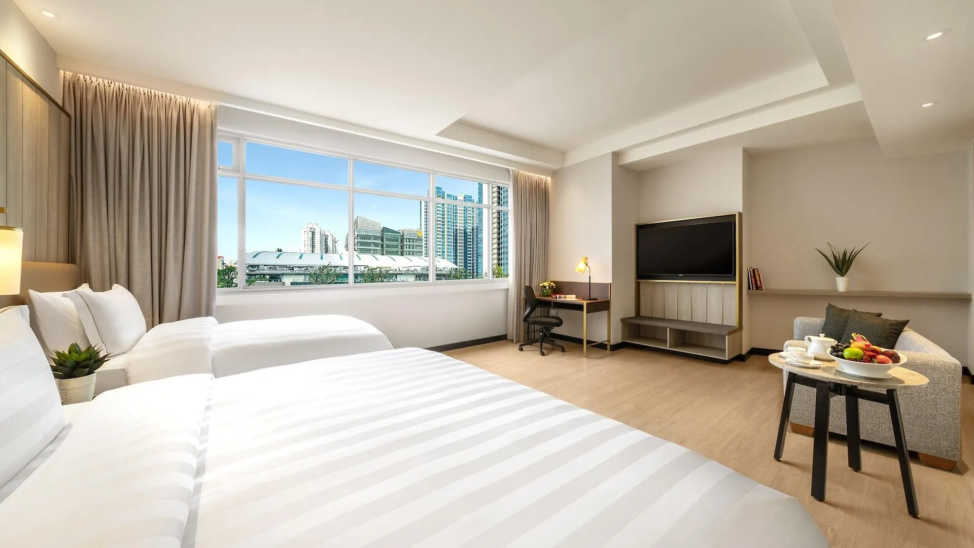 Novotel Singapore On Kitchener 4*,  Singapore