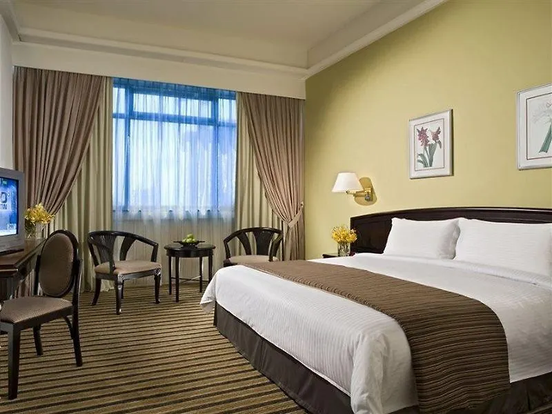 Novotel Singapore On Kitchener 4*,