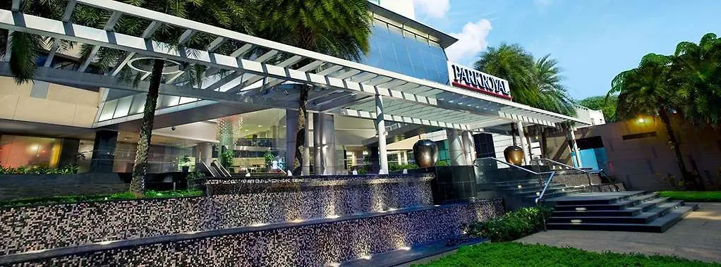Novotel Singapore On Kitchener 4*,  Singapore